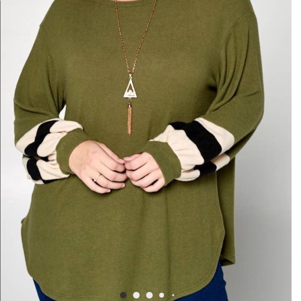 🎊3 For $30🎊  Plus Ballon Sleeve Hacci Top